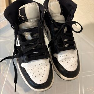 Jordan Athletic Shoes Black and White
